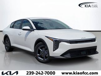 New 2026 Kia K4 FWD video 1