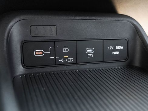 Used 2025 Hyundai Kona SEL FWD image 25