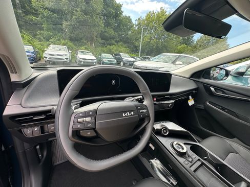 New 2025 Kia EV6 Light w/ Light LR Technology Package image 23