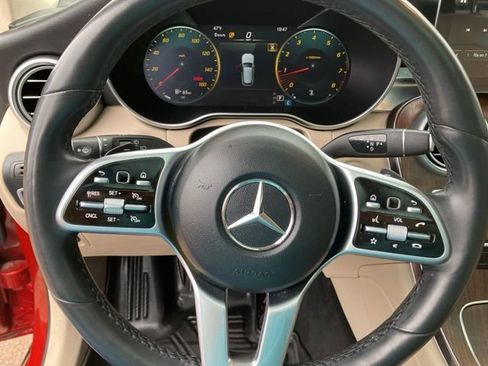 Used 2022 Mercedes-Benz GLC 300 4MATIC image 23