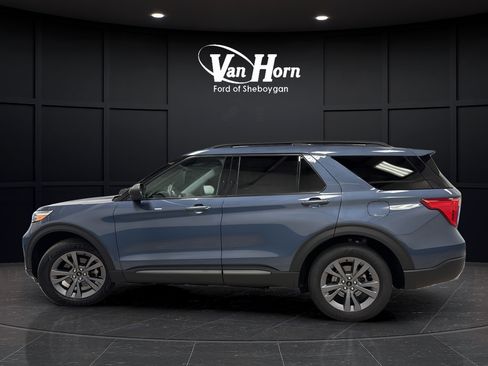 Used 2021 Ford Explorer XLT w/ Equipment Group 202A AWD/4WD image 4
