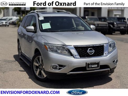 Used 2015 Nissan Pathfinder Platinum w/ Cargo Package FWD image 1