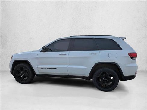Used 2019 Jeep Grand Cherokee Laredo AWD/4WD image 8