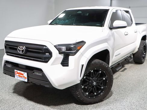 Used 2024 Toyota Tacoma SR5 image 31