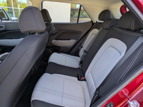 Certified 2024 Hyundai Venue SEL image 15