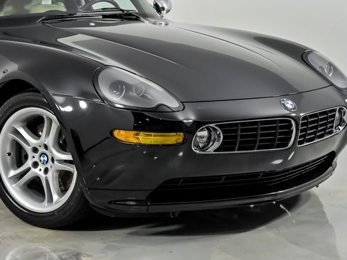 Used 2002 BMW Z8 RWD image 2