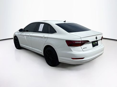Used 2019 Volkswagen Jetta SE w/ Cold Weather Package FWD image 5