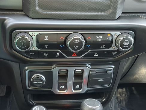Used 2022 Jeep Wrangler Sport AWD/4WD image 20
