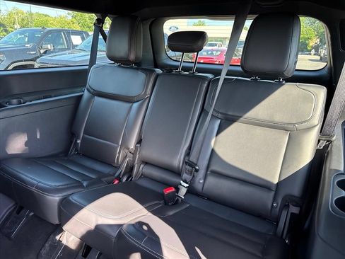 Used 2025 Ford Expedition Max Platinum w/ Stealth Appearance Package AWD/4WD image 18