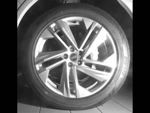 Certified 2023 Audi Q7 3.0T Premium Plus w/ Premium Plus Package AWD/4WD image 24