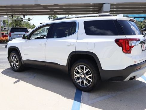 Used 2023 GMC Acadia SLT w/ Technology Package FWD image 5