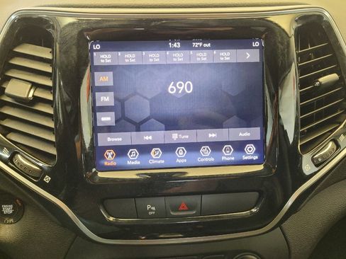 Used 2019 Jeep Cherokee Limited AWD/4WD image 25