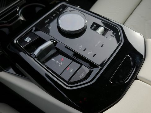 New 2026 BMW 530i xDrive 530i xDrive w/ M Sport Package image 12