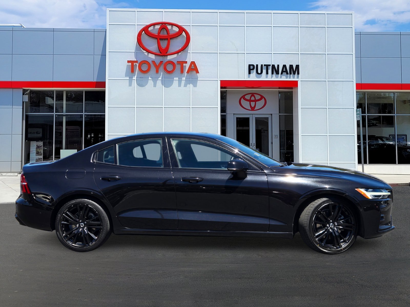 Used 2024 Volvo S60 B5 Plus FWD image 3