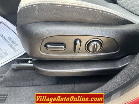 Used 2019 Chevrolet Equinox LT w/ LT True North Edition AWD/4WD image 15