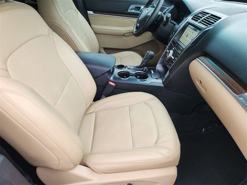 Used 2017 Ford Explorer Limited w/ Equipment Group 301A image 14