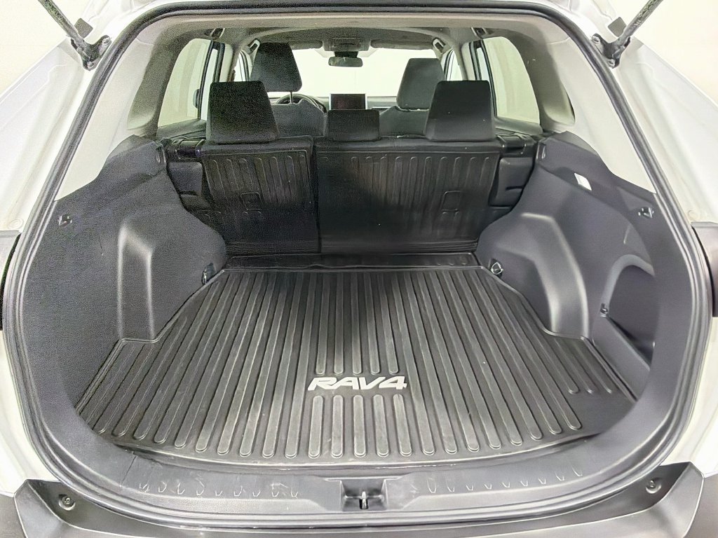 Used 2024 Toyota RAV4 LE AWD/4WD image 22