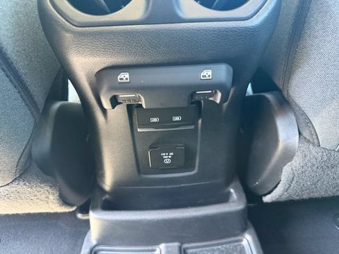 Used 2024 Jeep Wrangler Unlimited Sahara AWD/4WD image 25