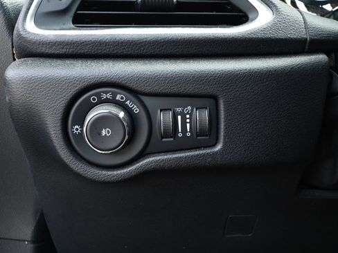 Used 2022 Chrysler Pacifica Pinnacle FWD image 15