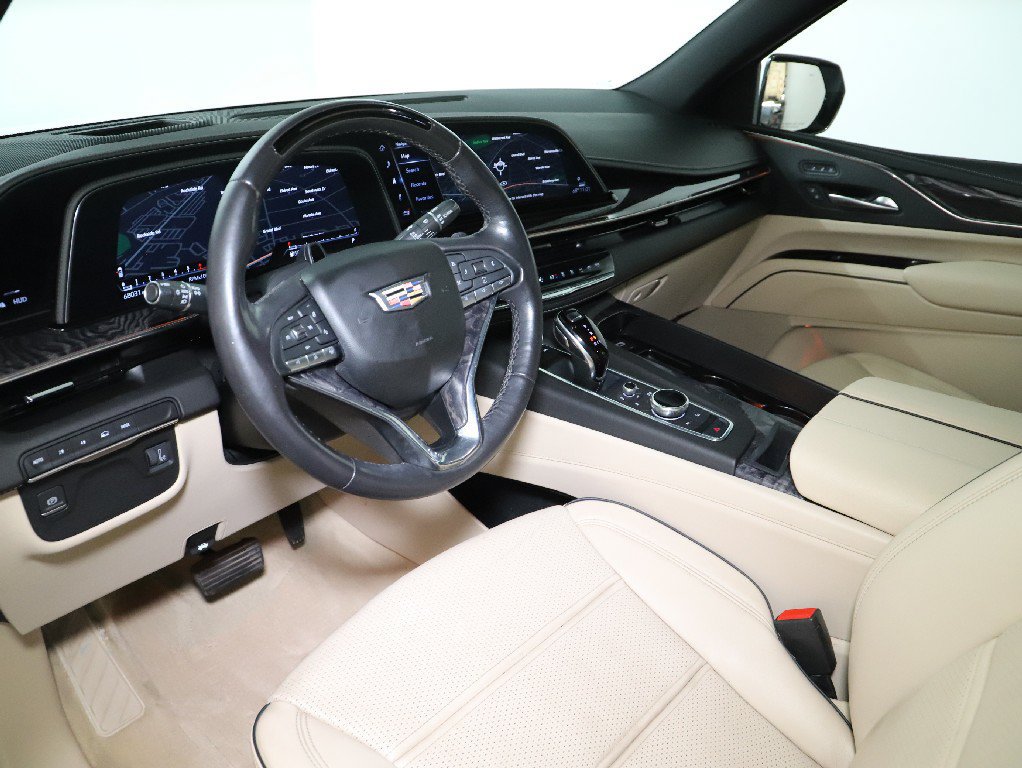 Used 2023 Cadillac Escalade Premium Luxury AWD/4WD image 23