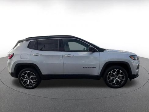 Used 2025 Jeep Compass Limited AWD/4WD image 16