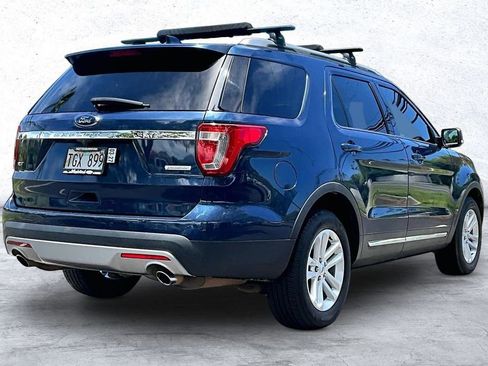 Used 2017 Ford Explorer XLT w/ Equipment Group 202A FWD image 2