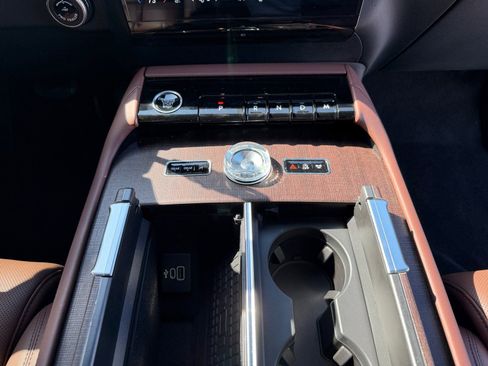 New 2026 Lincoln Navigator Reserve AWD/4WD image 11