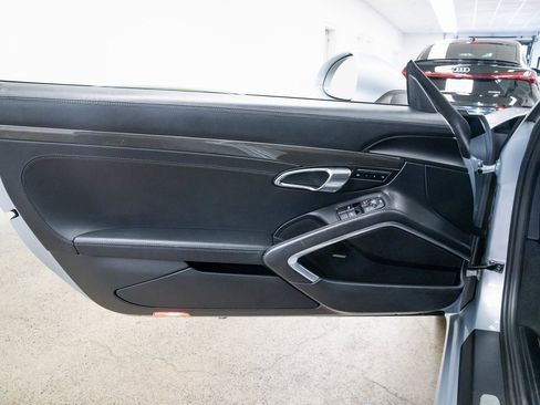 Used 2017 Porsche 911 Turbo S image 17