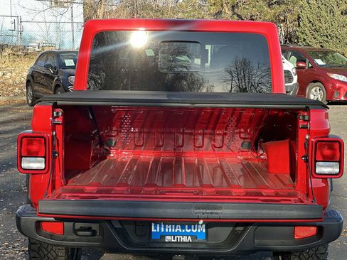 New 2025 Jeep Gladiator Sport w/ Premium Package image 18