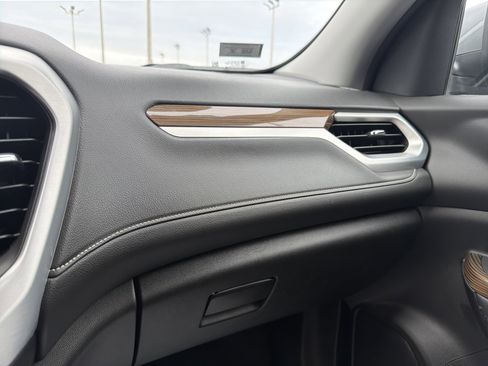 Used 2020 GMC Acadia SLE w/ Driver Convenience Package image 17