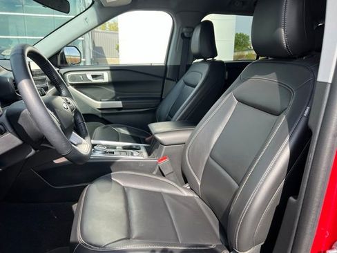Certified 2023 Ford Explorer XLT w/ Equipment Group 202A AWD/4WD image 21