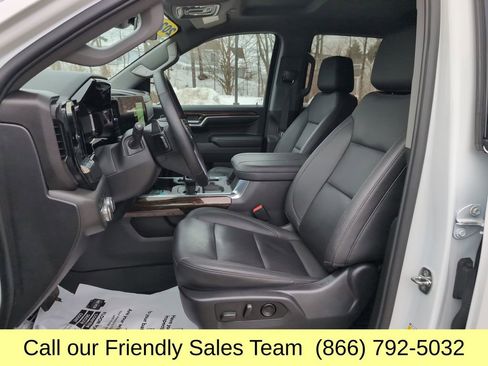 Used 2024 GMC Sierra 1500 Elevation w/ Elevation Premium Package image 9