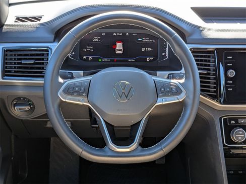 Used 2022 Volkswagen Atlas Cross Sport SE image 31