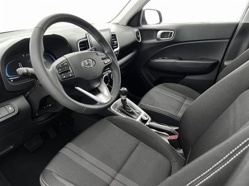 New 2025 Hyundai Venue SEL image 14