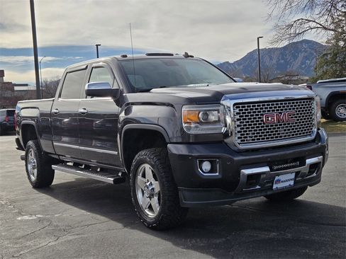 Used 2015 GMC Sierra 2500 Denali image 2