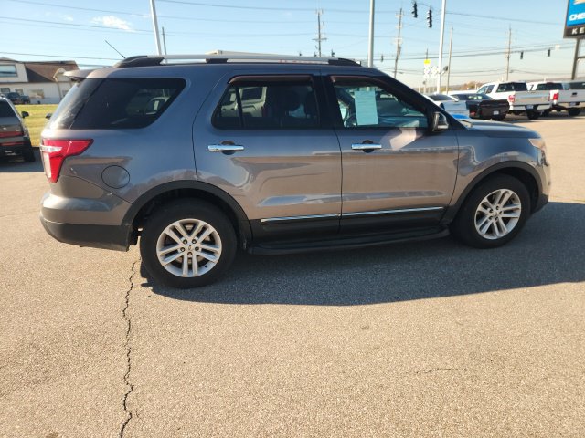 Used 2014 Ford Explorer XLT w/ Equipment Group 202A AWD/4WD image 9