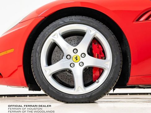 Used 2010 Ferrari California RWD image 20