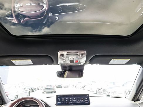 Used 2023 Genesis GV70 2.5T w/ Advanced Package image 17