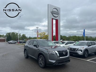 Used 2025 Nissan Pathfinder S