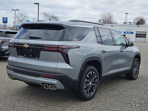 New 2026 Chevrolet Traverse LT w/ Sun and Wheel Package AWD/4WD image 3