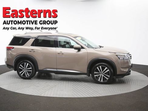 Used 2023 Nissan Pathfinder Platinum w/ Cargo Package AWD/4WD image 49