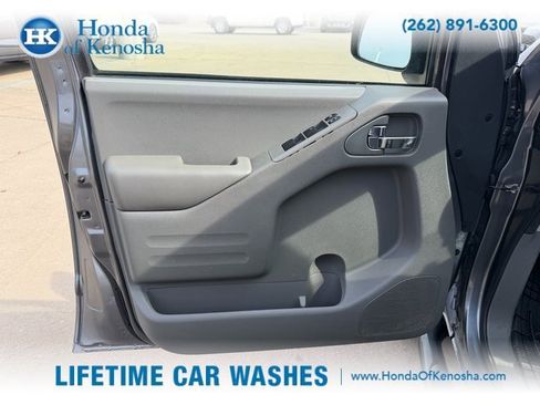 Used 2019 Nissan Frontier SV image 23