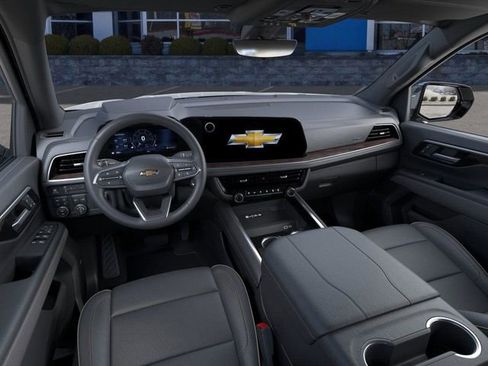 New 2026 Chevrolet Suburban Premier image 17