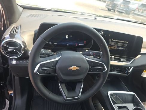 New 2026 Chevrolet Equinox LT w/ Safety and Technology Package AWD/4WD image 18