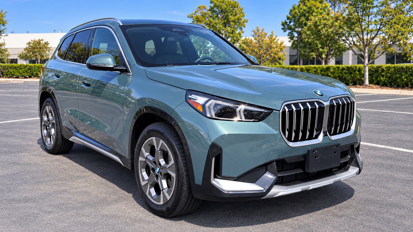 Used 2025 BMW X1 xDrive28i w/ Premium Package AWD/4WD image 1