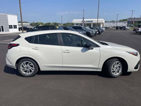 Used 2024 Subaru Impreza 2.0i AWD/4WD image 2