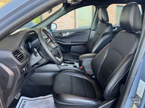 Used 2024 Ford Escape ST-Line w/ Tech Pack #1 AWD/4WD image 13