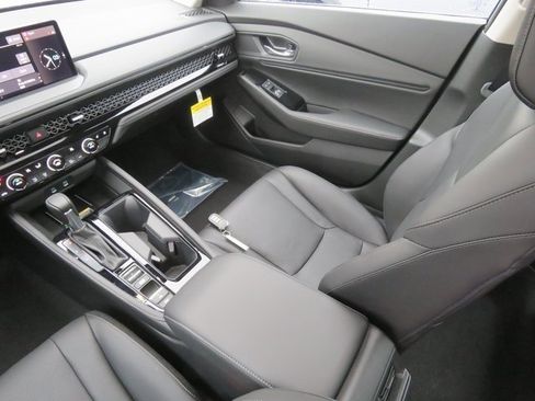 Used 2023 Honda Accord Touring image 20