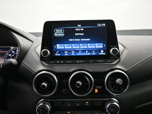 Used 2025 Nissan Sentra SV FWD image 14