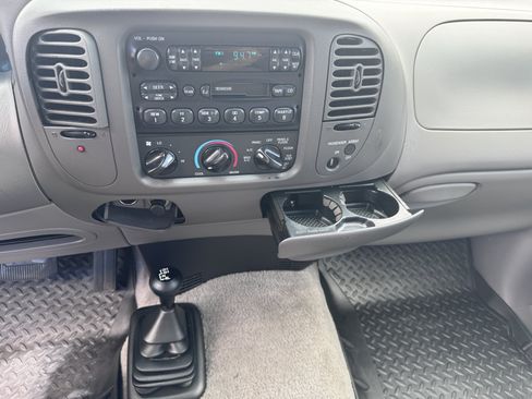 Used 1997 Ford F150 4x4 Regular Cab image 22